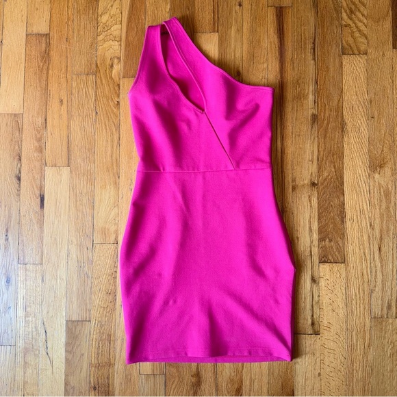 SUPERDOWN Nava Asymmetrical Mini Dress One Shoulder Hot Pink Small - Picture 4 of 6
